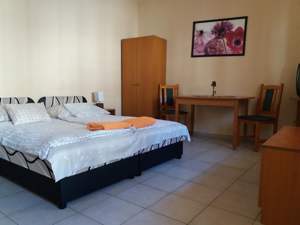 Rakoczi Panzio Hotel Debrecen Luaran gambar